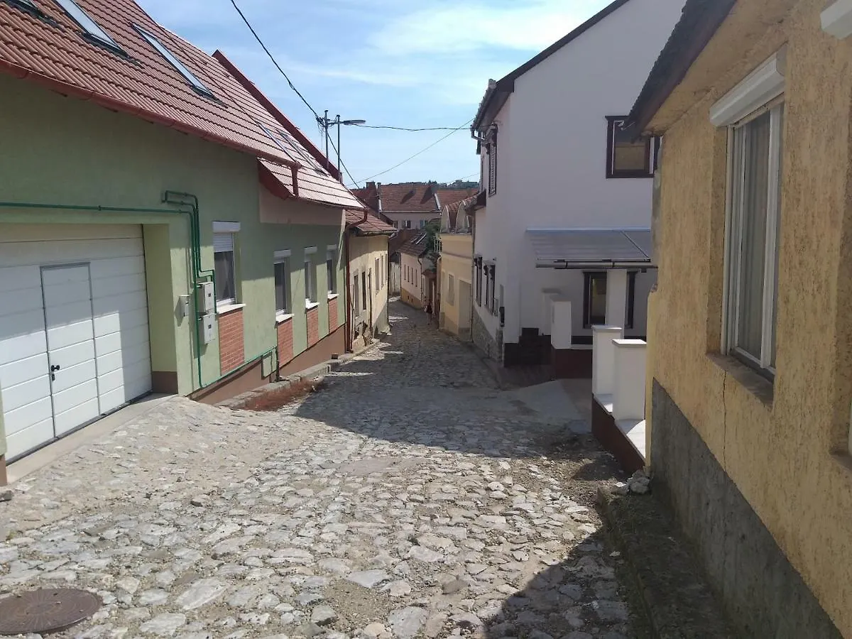 Hacienda Apartmanok Eger