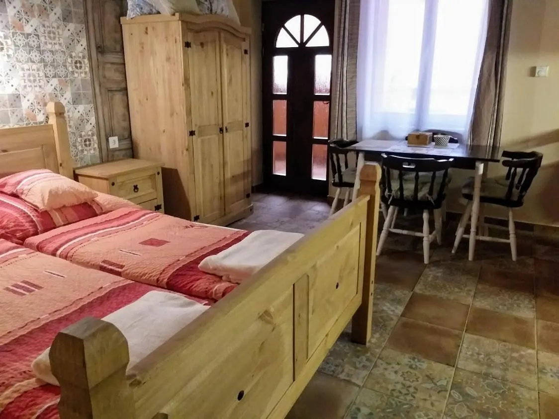 Hacienda Apartmanok Eger 0*,  Hungría