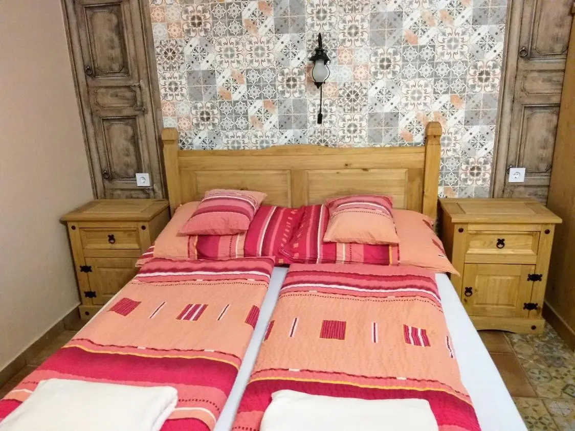 Apartahotel Hacienda Apartmanok Eger Hungría