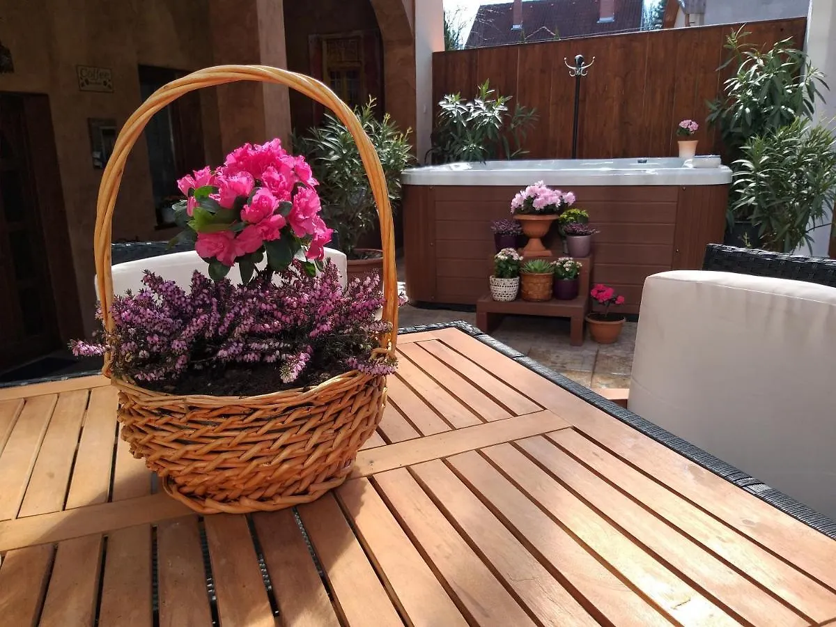 Hacienda Apartmanok Eger 0*,  Hungría